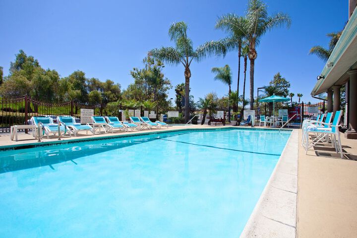 Pool 10 of 40