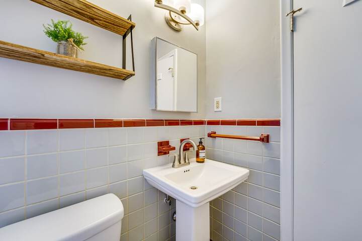 Wyandotte Vacation Rental Apartment Near Hospital!