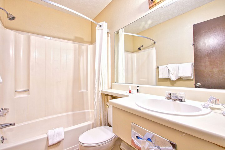 Room 15 of 48