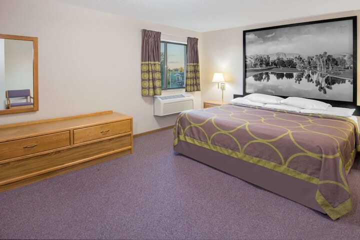 Super 8 by Wyndham Knoxville