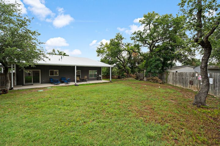 Peaceful Cottage w / Grill Mins to Lake Travis
