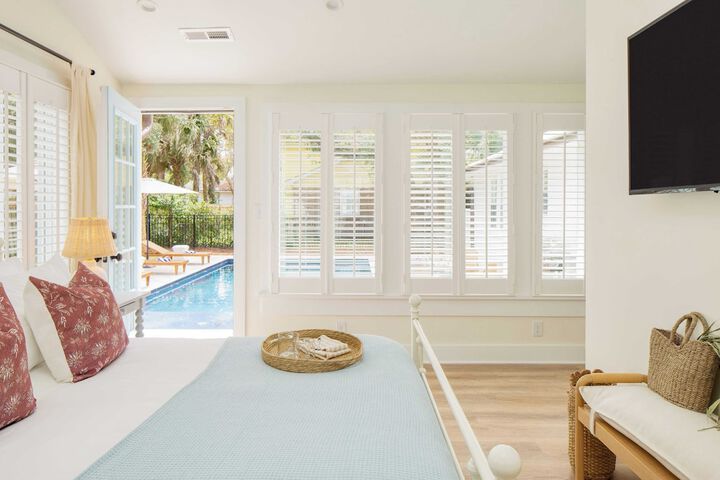 Sawyer by Avantstay Stunning Isle of Palms Home w / Pool!