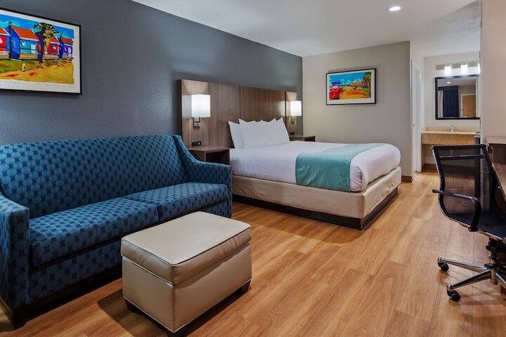 Room 14 of 37