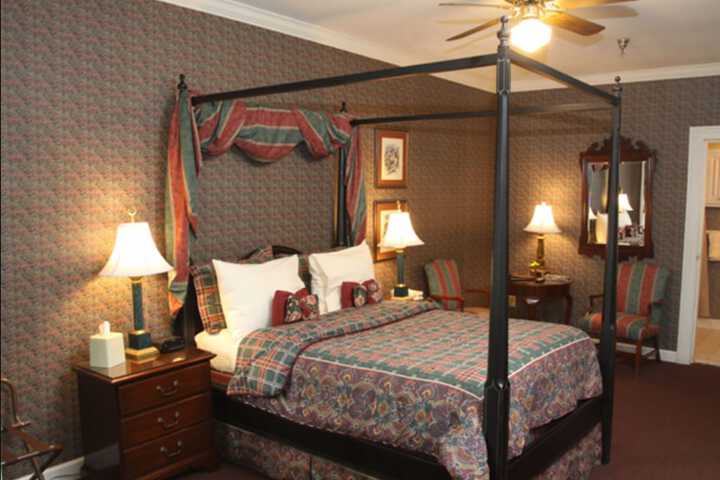 1842 Inn