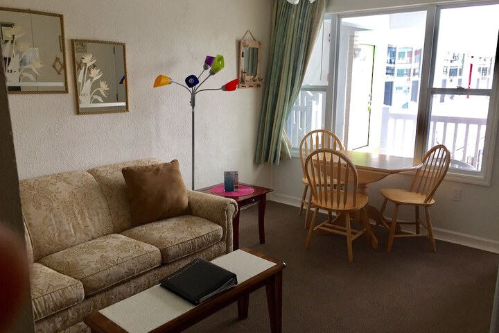 Room 27 of 46