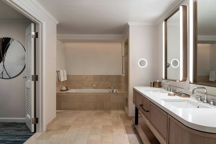 The Ritz-Carlton Dallas Las Colinas