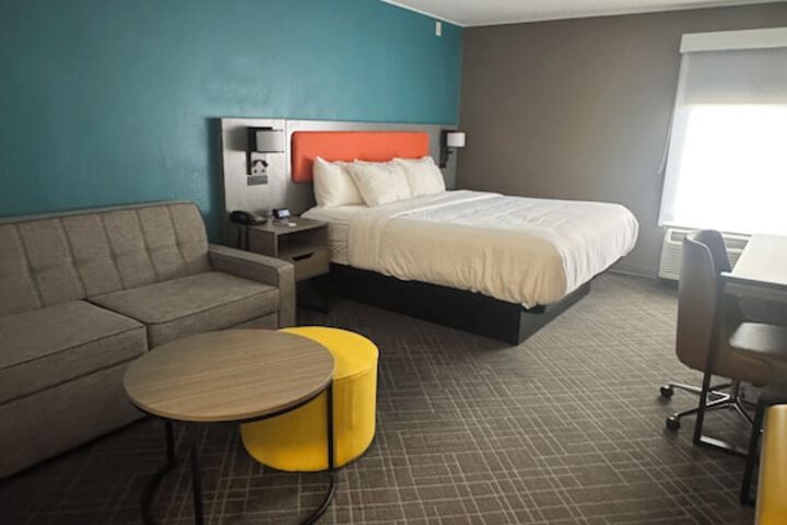Room 13 of 25