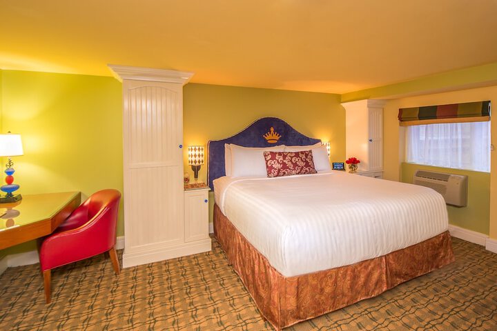 Room 18 of 27