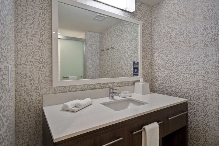 Home2 Suites by Hilton Eau Claire South