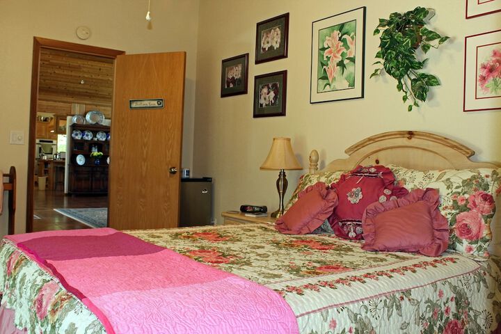 Room 6 of 27
