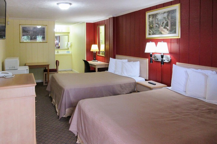 Room 32 of 40