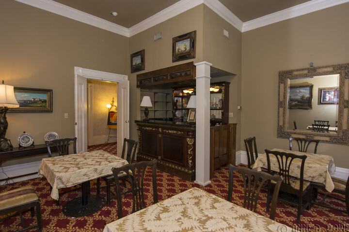 Lounge 133 of 142