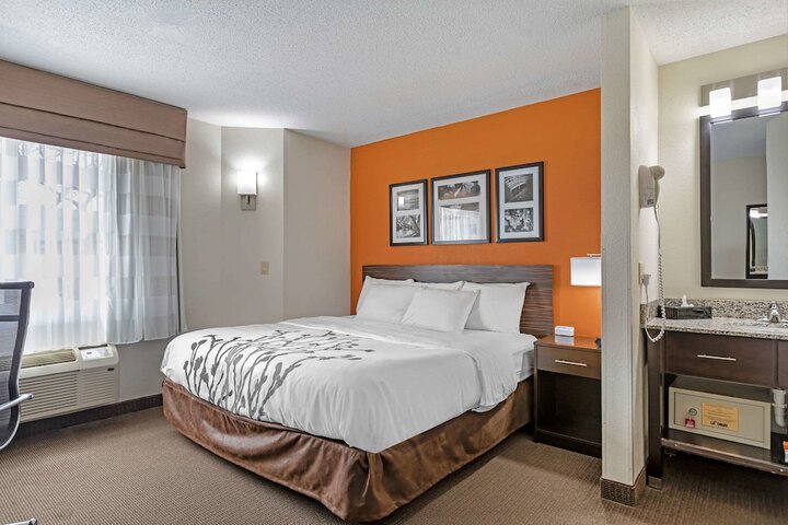 Room 18 of 30