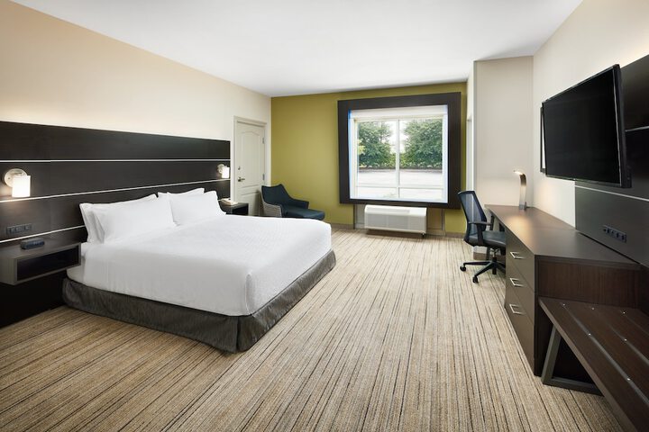 Holiday Inn Express & Suites Valdosta West - Mall Area by IHG