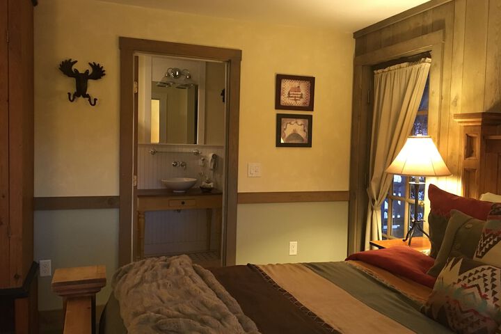 Room 65 of 148
