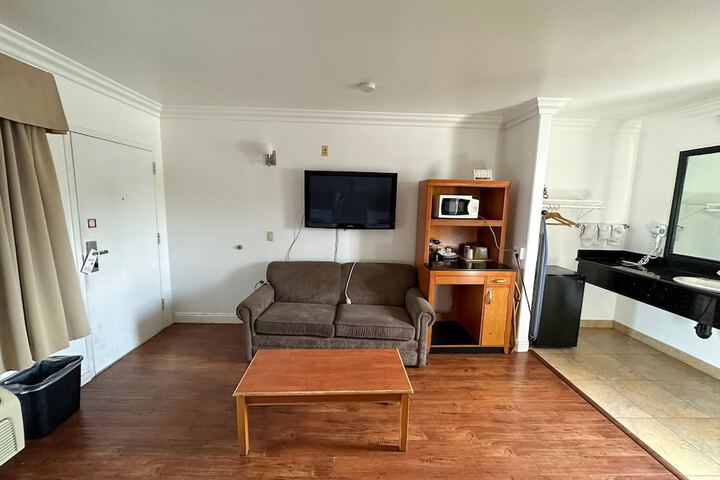 Room 31 of 65