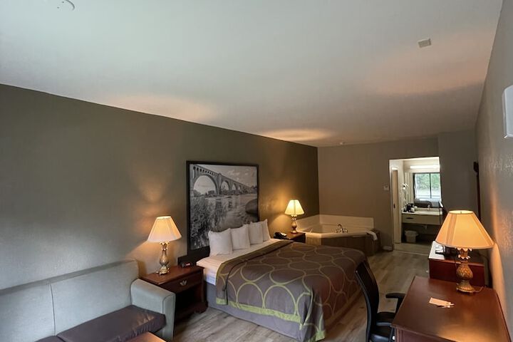 Room 12 of 19