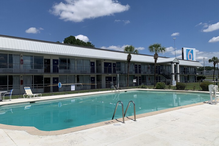 Pool 6 of 32
