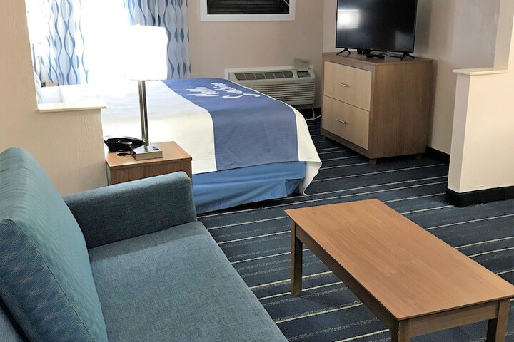 Room 19 of 28