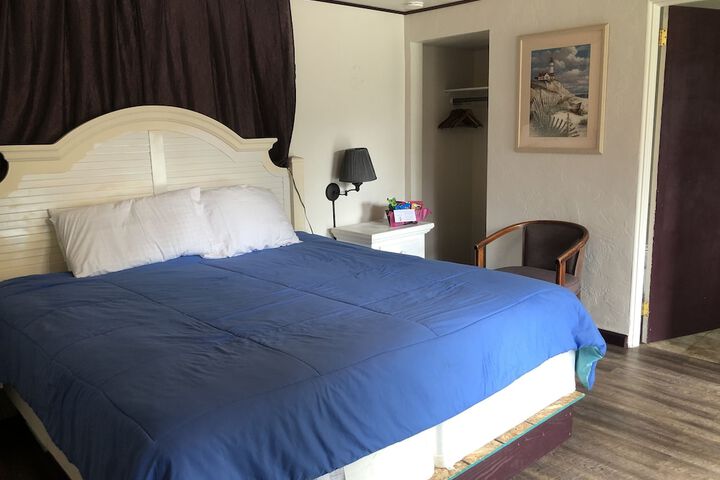 Room 70 of 78