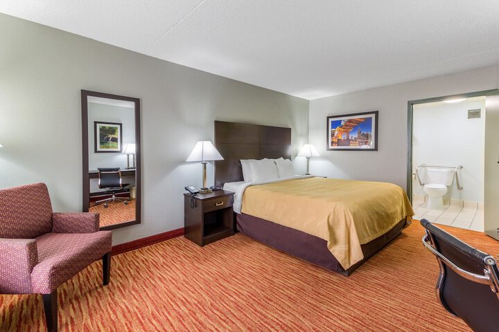 Room 15 of 33