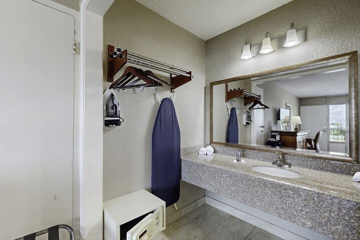Room 46 of 51