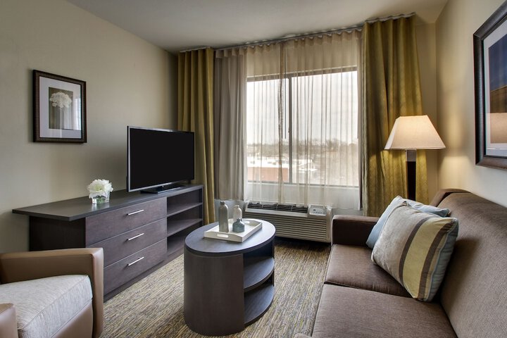 Room 32 of 40