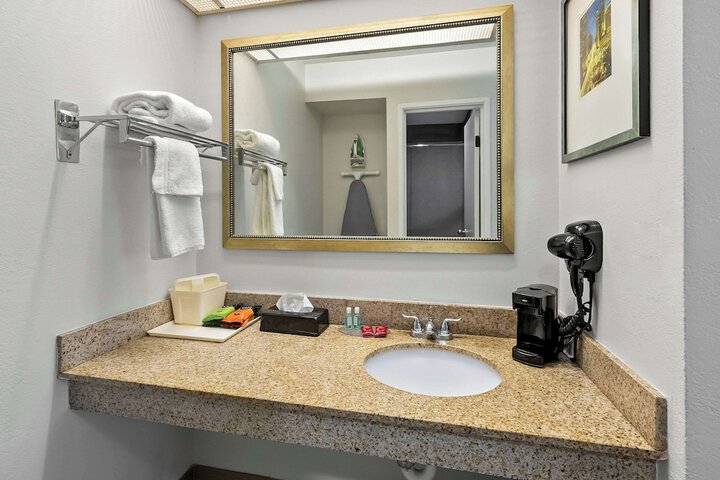 Room 25 of 57
