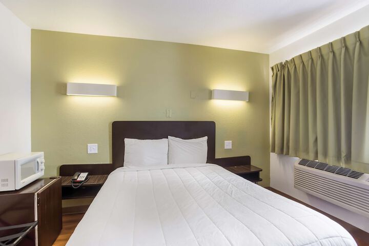 Room 18 of 31