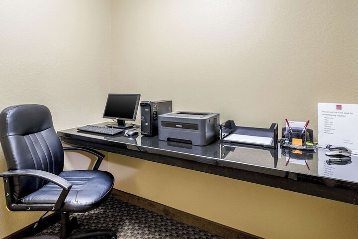 Business Center 38 of 40