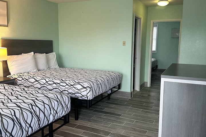Royal Canadian Motel