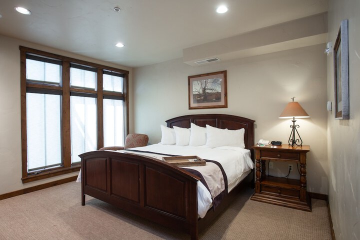 Room 43 of 63