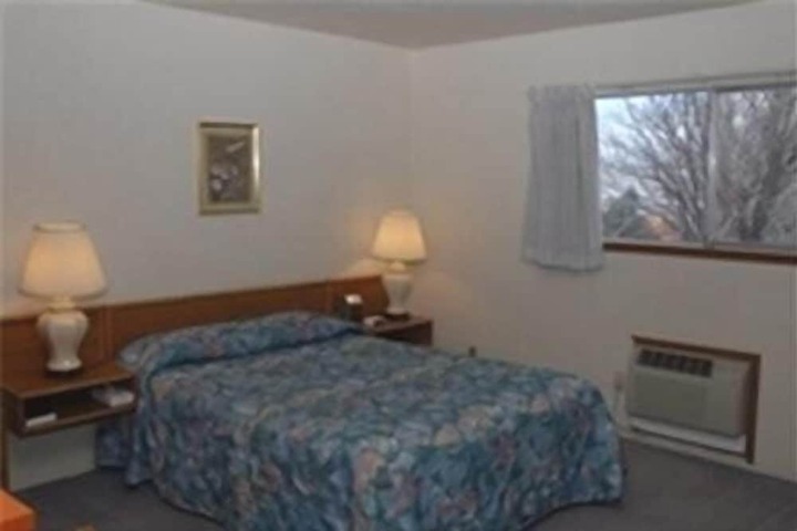 Room 9 of 11