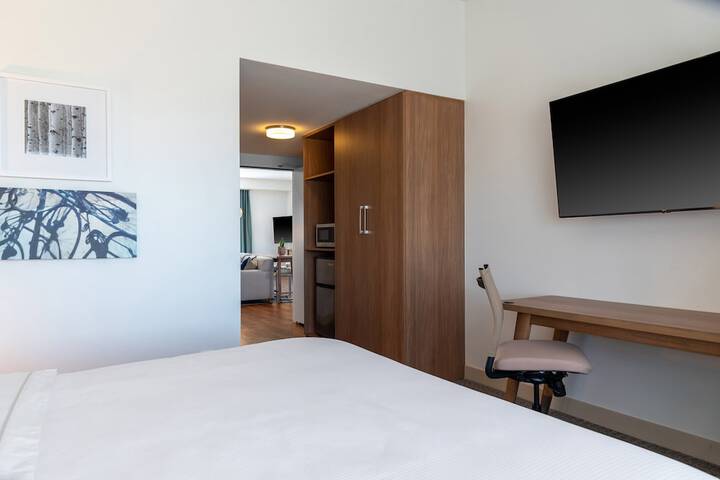 Room 28 of 54