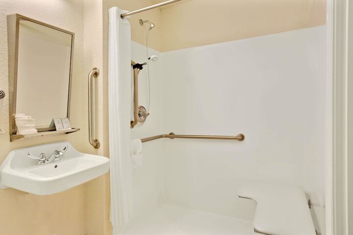 Microtel Inn & Suites by Wyndham Bryson City