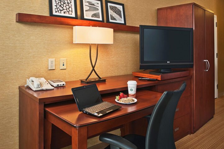 Room 18 of 28