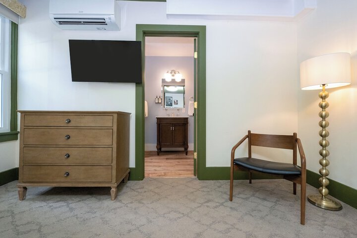Room 35 of 155
