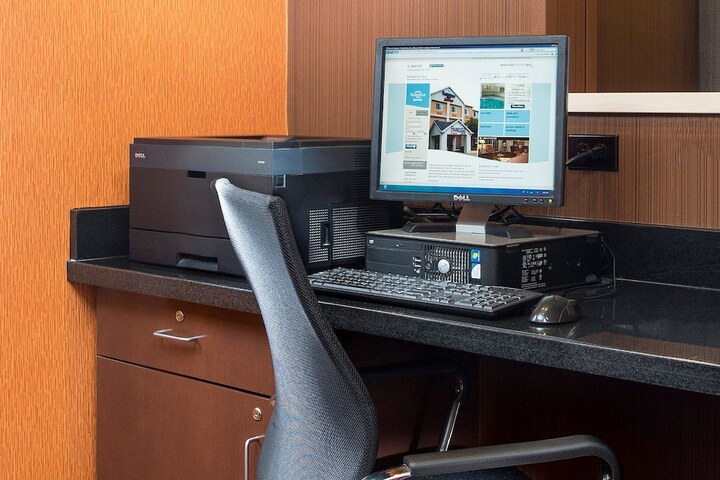Business Center 23 of 23