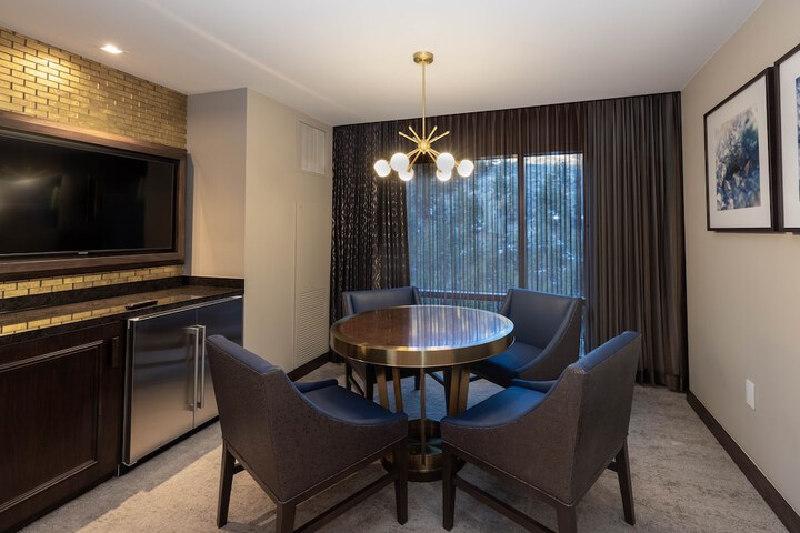 Room 40 of 100
