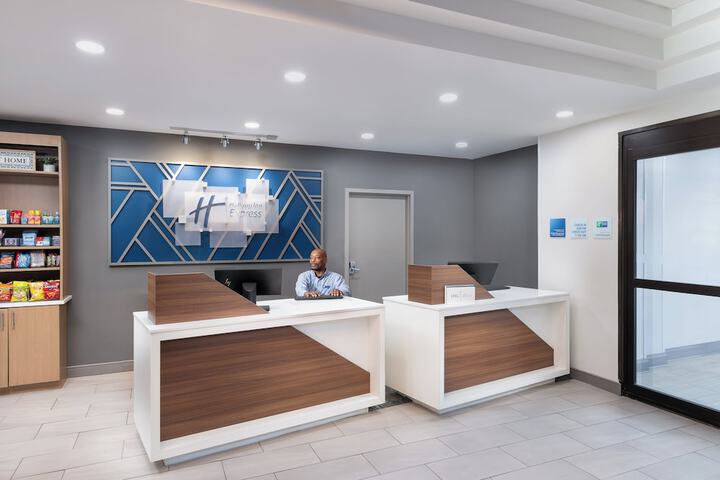 Holiday Inn Express Atlanta West - Theme Park Area by IHG