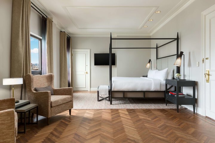 Room 80 of 115