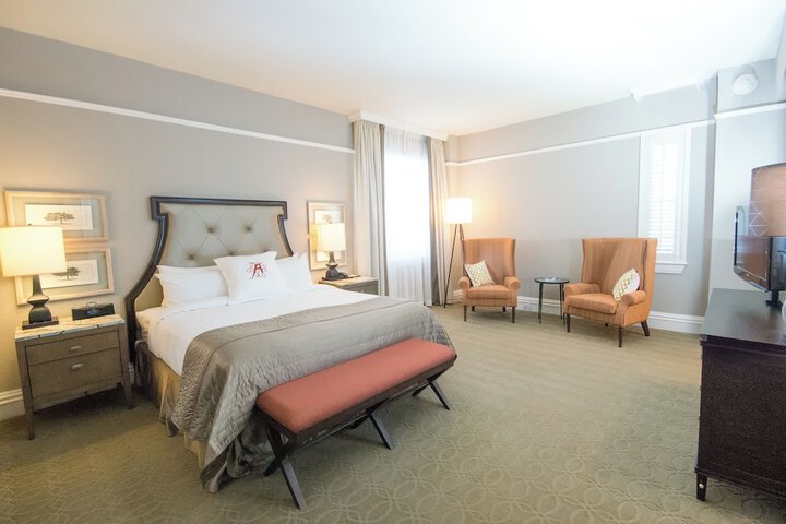 Room 27 of 70