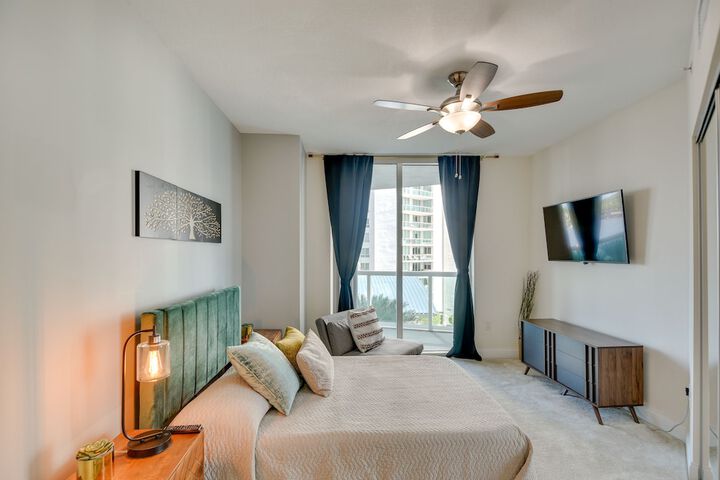 Luxe Resort Condo - 2 Mi to Daytona Beach!