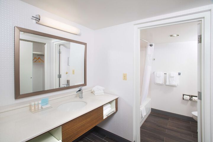 Room 21 of 32