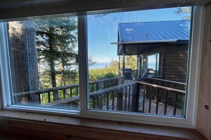 Lost Anchor Cabins - Ocean-view cabins on the bluff