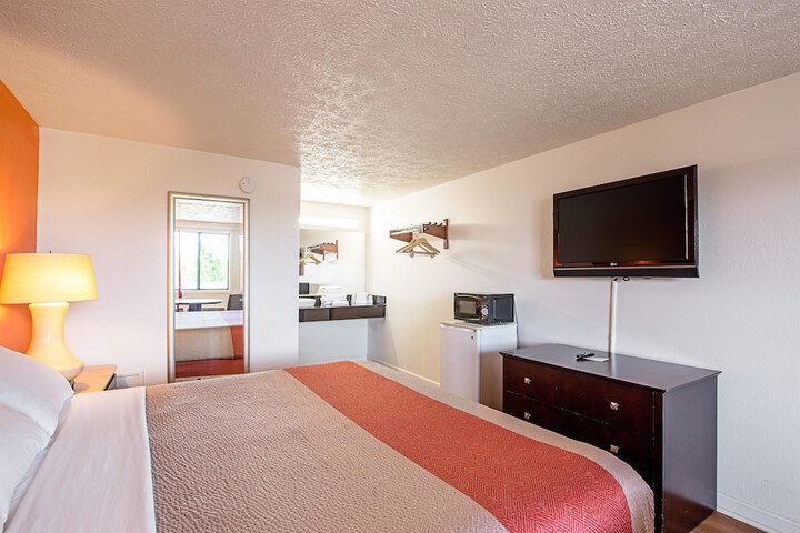 Room 20 of 35