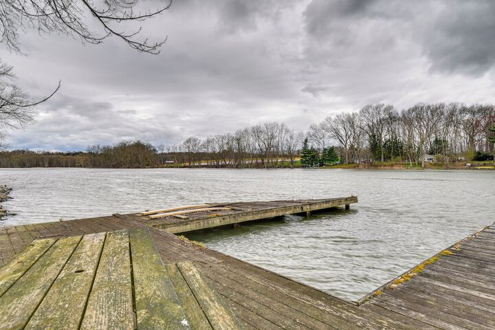 Riverfront Baldwinsville Apartment w / Shared Deck!