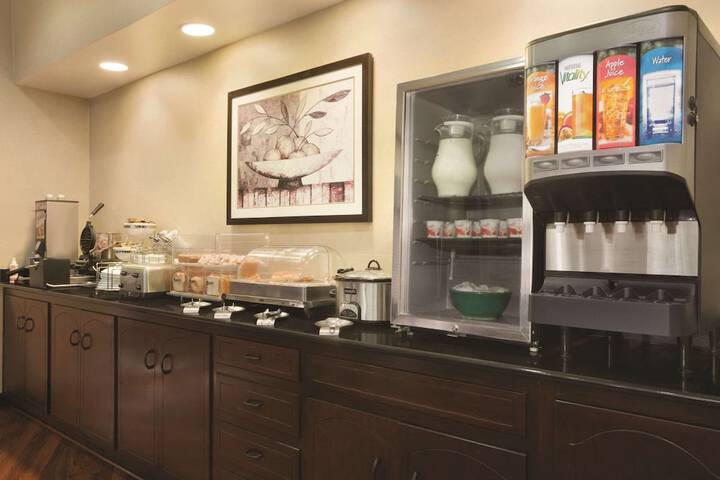 Breakfast/Coffee Service 17 of 21