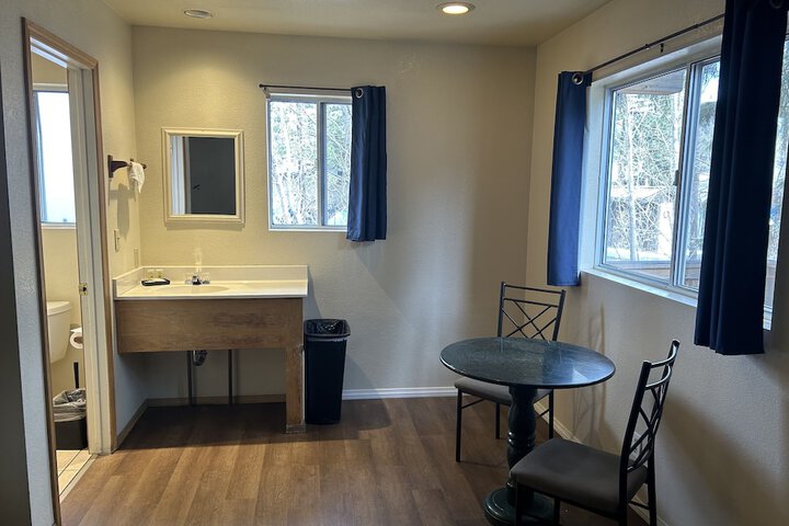 Room 25 of 84