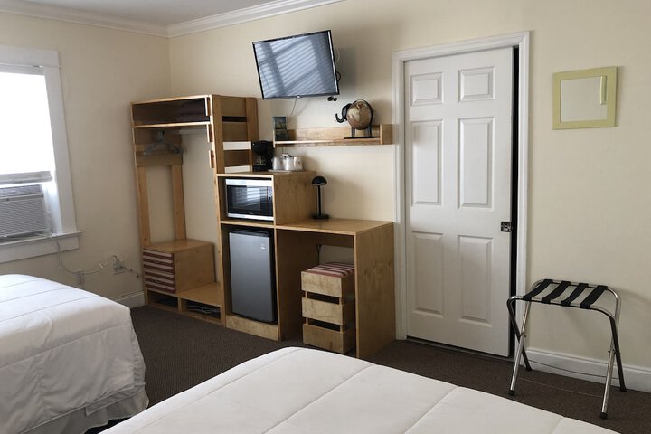 Room 27 of 65